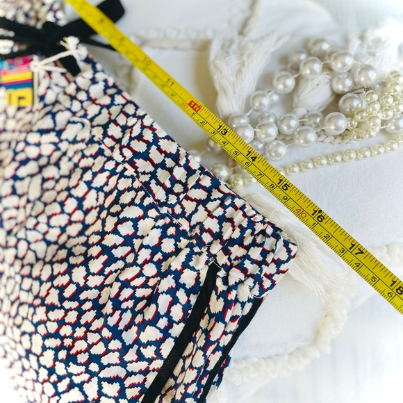 SOLDโจMads Nรธrgaard | M/L | Silk Pixel Popo Black Red Blue Drawstring Shorts NWOT - Picture 6 of 13